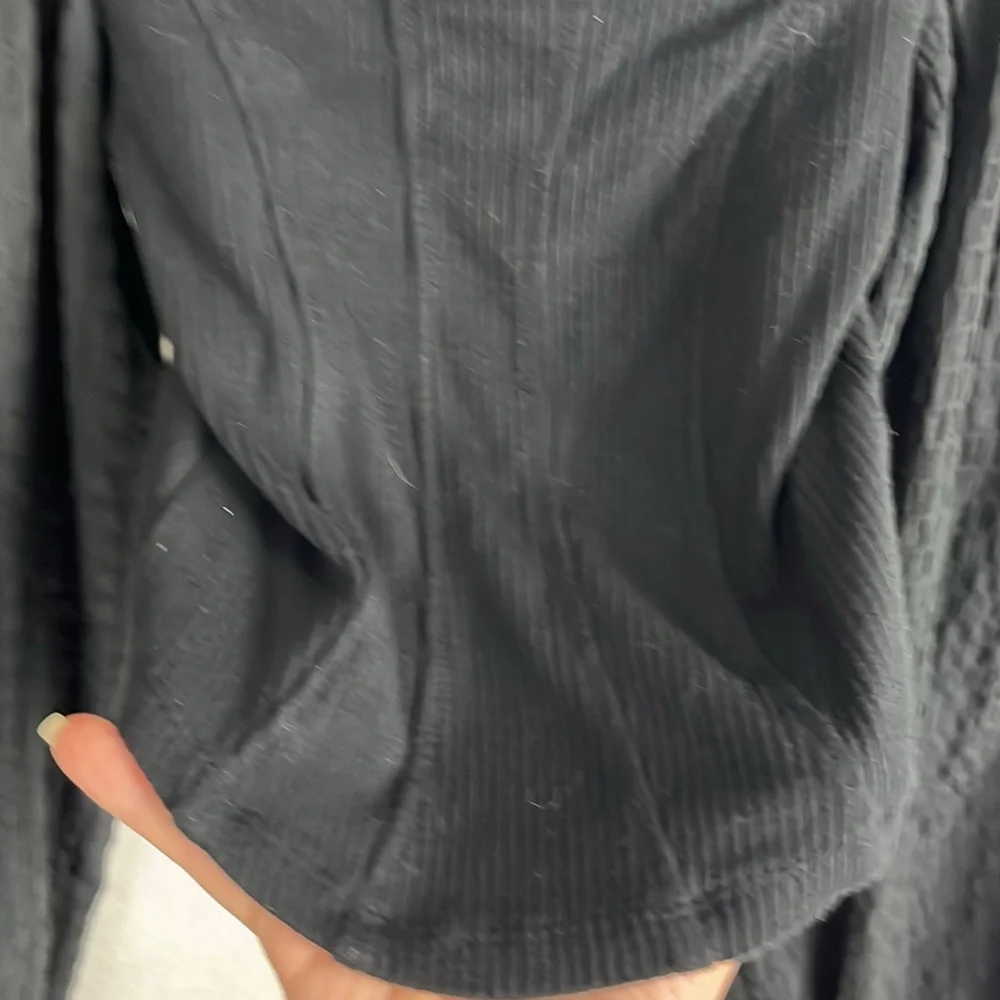 Urban Outfitters xs Claudia balloon sleeve top